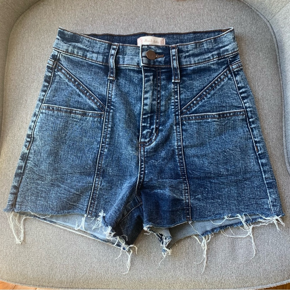 Altar’s State shorts size 1 🌺3/$15🌺